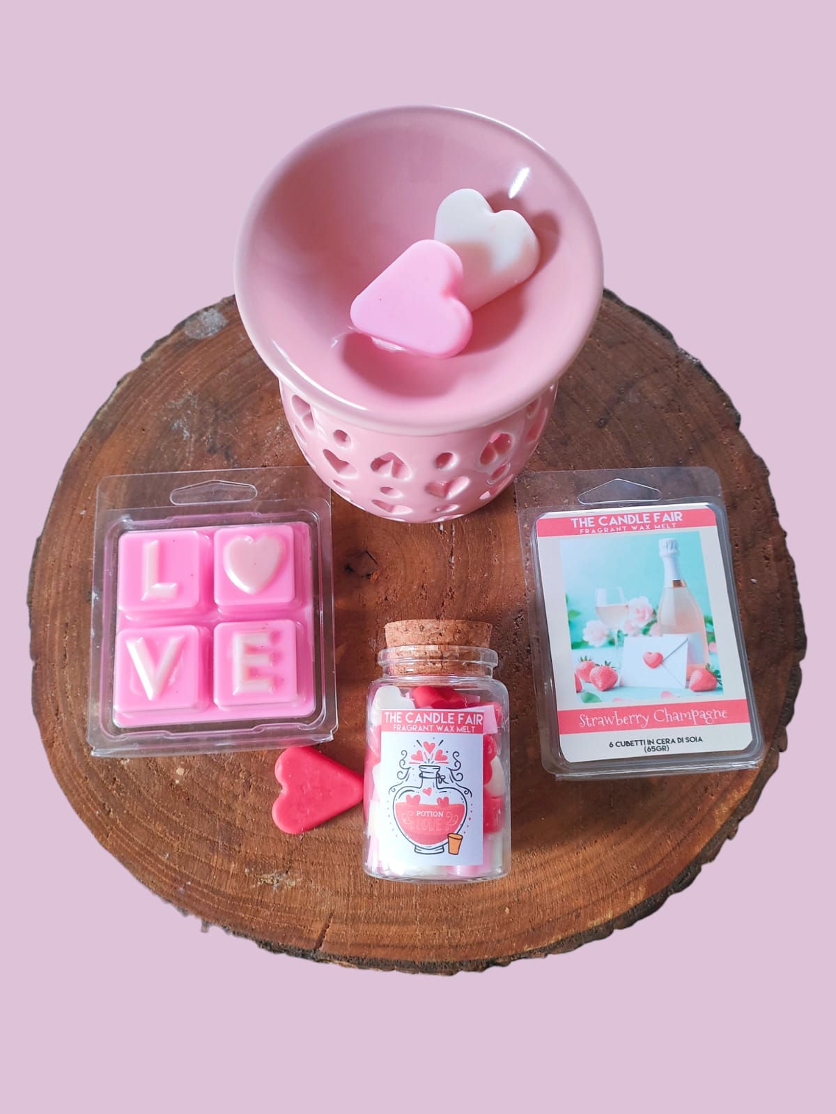 LOVE IS LOVE Box